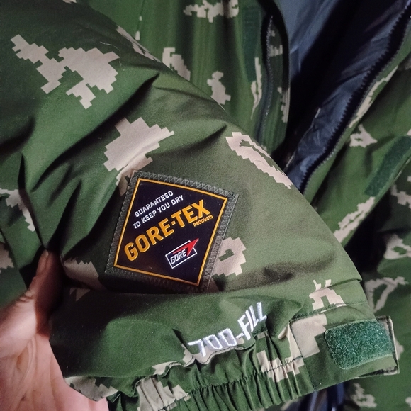 Supreme GORE-TEX 700-Fill Down Parka (FW21) Olive Russian Camo waterproof, - Picture 8 of 16